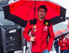 开云体育下载-阿斯顿马丁险胜雷诺车队，塞恩斯状态火热