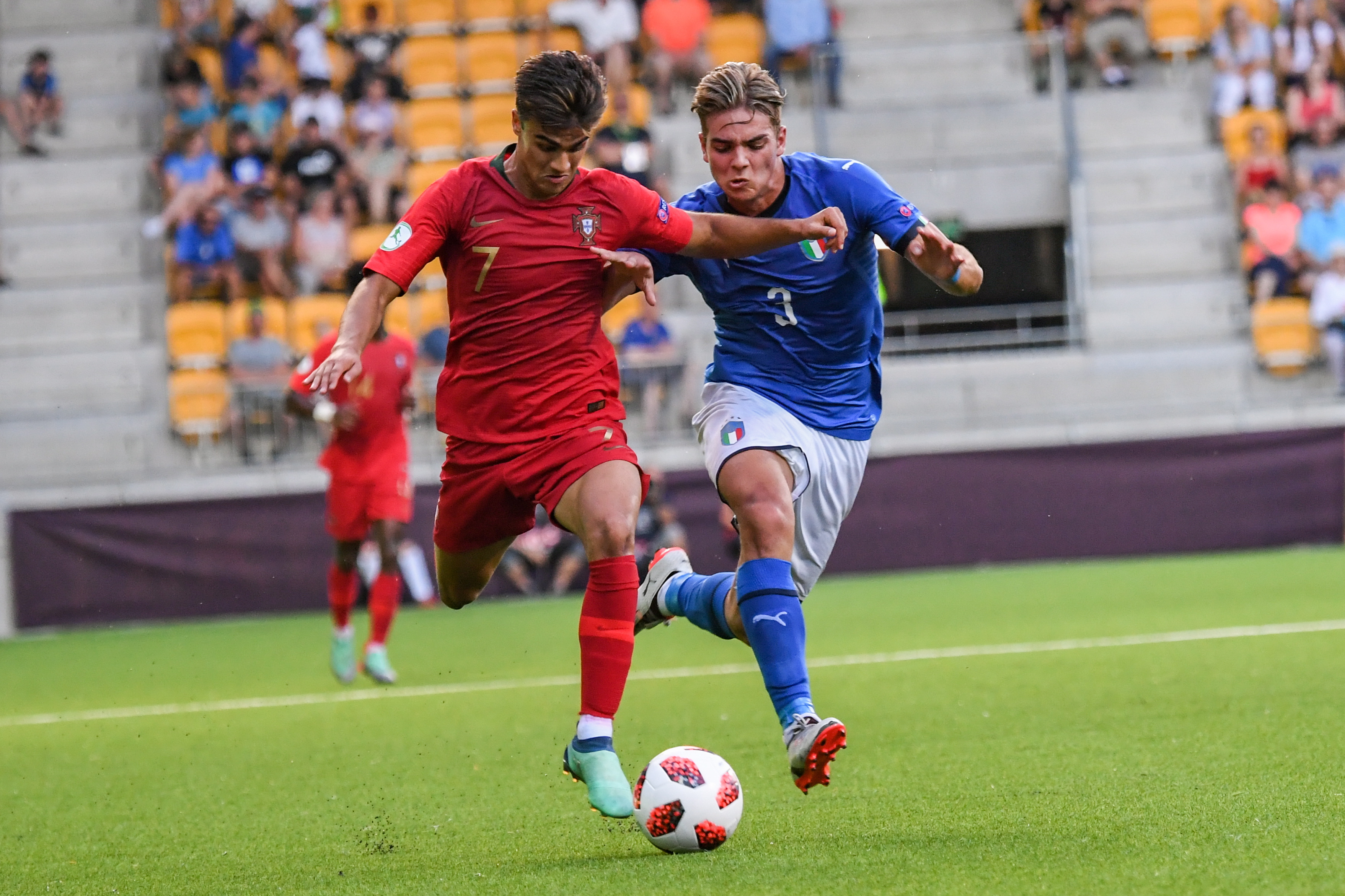 开云体育入口-葡萄牙小组赛完美收官，轰轰烈烈晋级淘汰赛的简单介绍