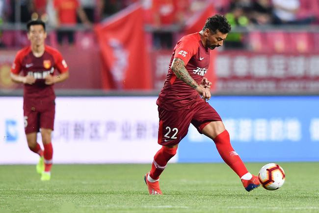 开云平台-泰达登顶积分榜，卓尔降级区惨遭泰达绝杀的简单介绍