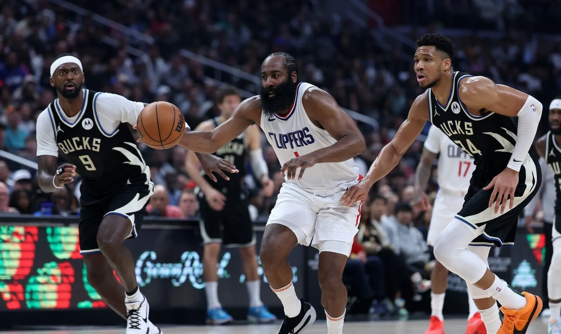 开云官网-快船主场擒雄鹿,卫冕冠