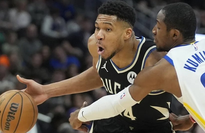 开云平台-雄鹿主场擒下魔术，前三巨头稳定表现的简单介绍