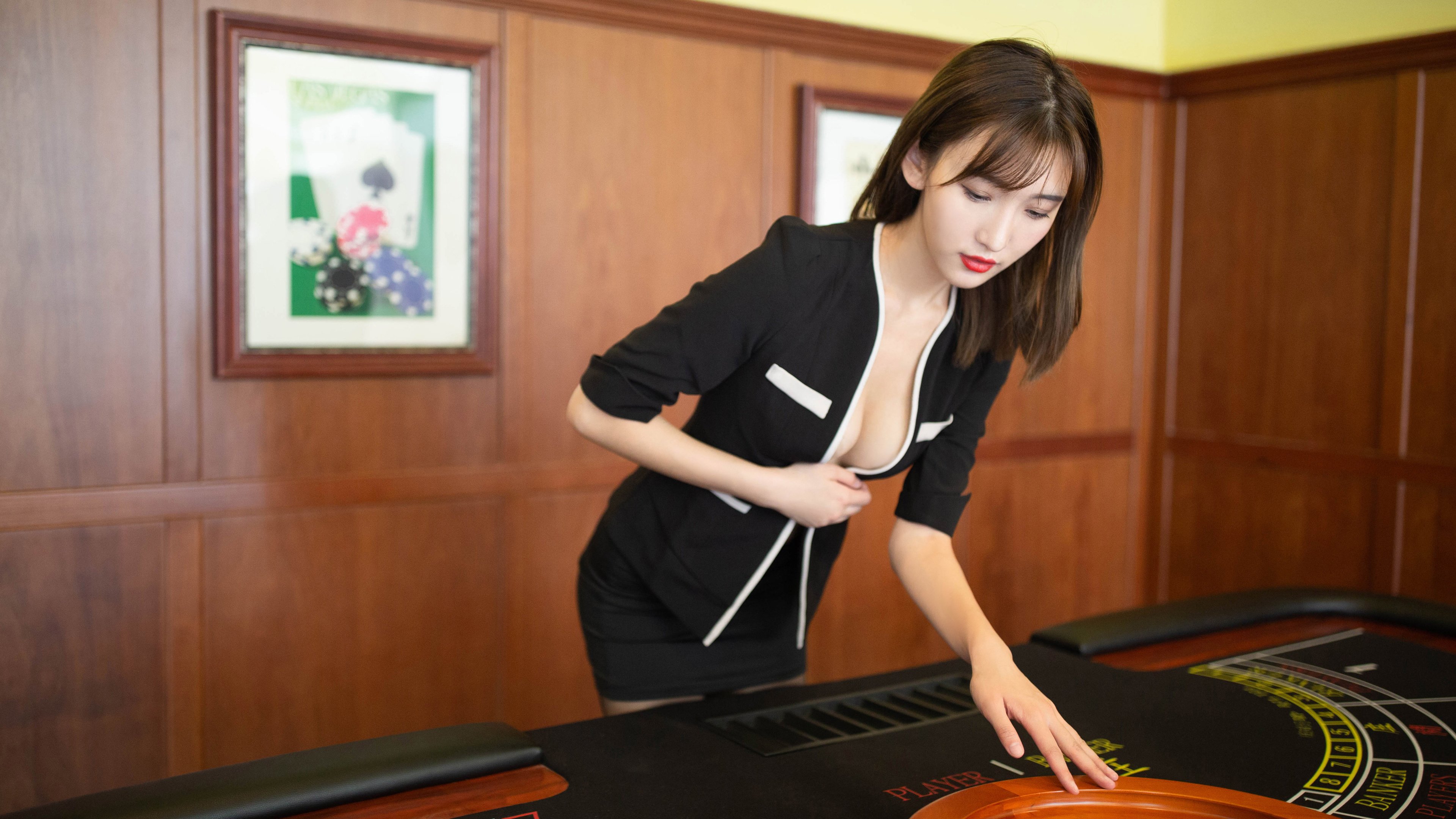 开云体育官方网站-欧冠淘汰赛焦点战，尼克斯轻取国王，展现篮球艺术与团队威力